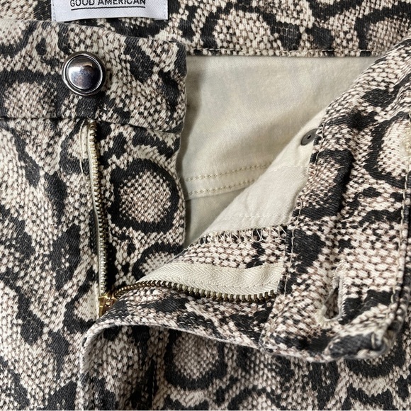 Good American Good Legs Snake Print Skinny Jeans - Picture 5 of 9